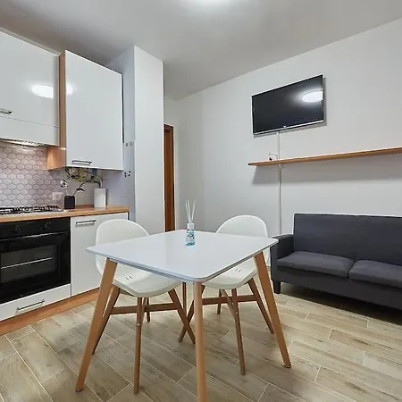 Apartment Flat Number 8 Milan